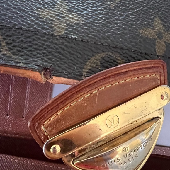 Louis Vuitton Wallet - Picture 11 of 16
